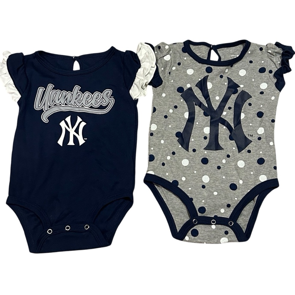 New York Yankees baby girl onesies bundle